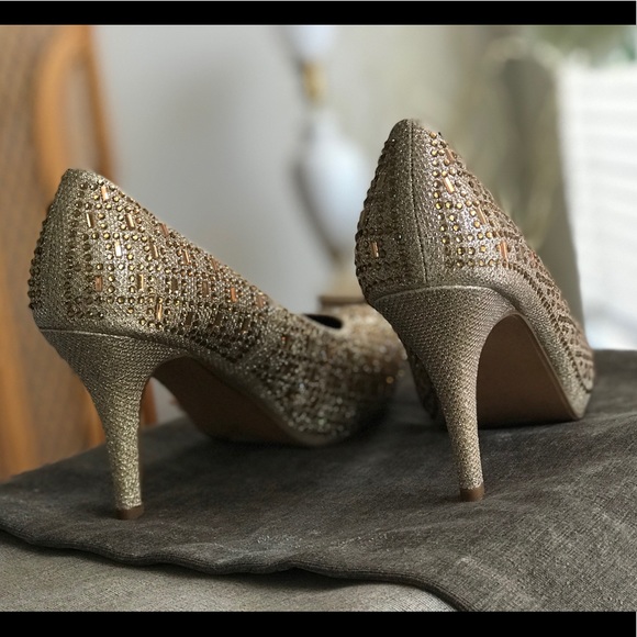 Gold Rhinestone Pumps DELICACY brand - Picture 2 of 4